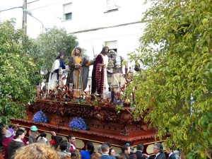 El Prendimiento a su paso por la barriada de El Carmen.