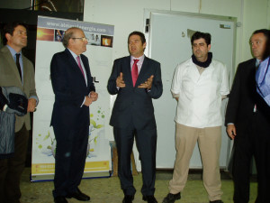 Juan Serrato, Pedro Rodríguez, Damián Vidal, Rafael Bayo y Juan Carlos Adame en las instalaciones de Rechi-Pan.