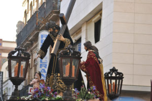 Hermandad de la Redención en la Semana Santa de Huelva en 2012.