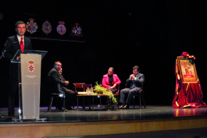 La revista fue presentada en el Teatro Felipe Godínez de Moguer.