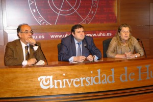 Suárez Japón y Martínez, en una rueda de prensa.