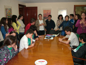 Un momento de la visita de los escolares de la Concejalía.