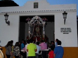 Llegada de la Carreta a su Casa de Hermandad en Lucena del Puerto.