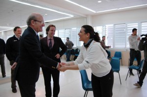 El alcalde ha realizado una visita a las escuelas. 