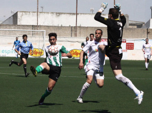 La Olímpica espera tener suerte cara al gol en Lebrija. / Foto: Josele Ruiz.