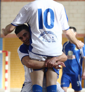 Los jugadores palmerinos celebran uno de los goles logrados. / Foto: Josele Ruiz.