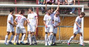 Los jugadores palmerinos celebran el gol de Guarte. / Foto: Josele Ruiz.