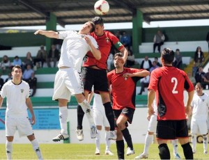 El Ayamonte, ante su última oportunidad para salvarse. / Foto: Rafa Sánchez.