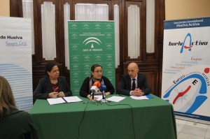 Pastora López, Manuela de Paz y Rafael Pérez, durante la presentación de las actividades.