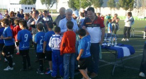 Un momento de la entrega de premios tras el torneo disputado en San Juan del Puerto.