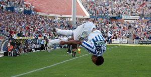 Uche celebra su gol ante el Castilla en la última comparecencia del segundo equipo madridista en Huelva, en competición oficial.