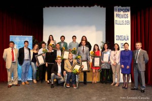 Foto de familia de la entrega de los premios. 