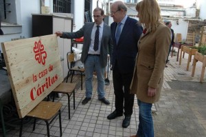 Visita del alcalde a las nuevas instalaciones de Caritas en la capital