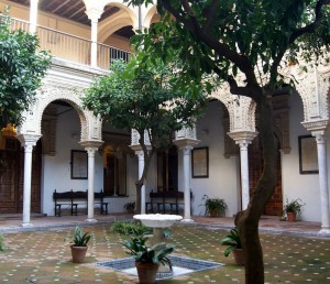 Patio de la Casa de Pinelo, sede de la Academia. / Foto: leyendasdesevilla.blogspot.com.es.