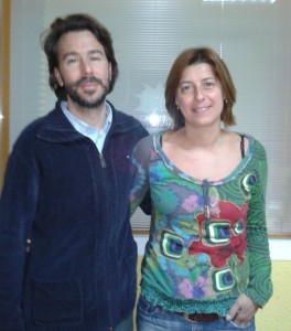 El director de Proyecto Hombre, Víctor Rodríguez, junto Mari Carmen Linares. 