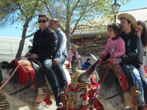 Son muy comunes los paseos a caballo durante la Feria.