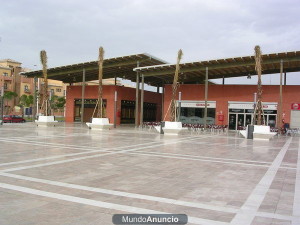 El establecimiento está situado en el Centro Comercial Punta Almenara.