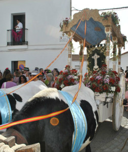 Simpecado de la Santa Cruz de Zalamea. / Foto: José Miguel Jiménez.