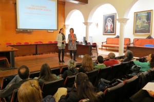 La charla ha sido impartida por la técnica del departamento de Igualdad de la Diputación Provincial de Huelva, Manuela Danta.