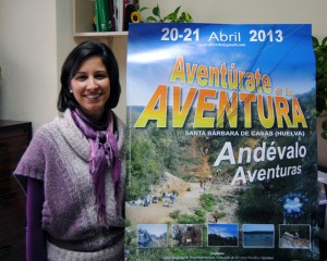 La concejal Eva Maestre durante la presentación del encuentro juvenil 'Aventúrate a la Aventura'.