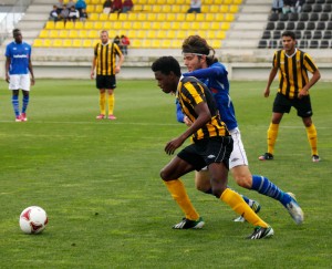 En su despedida a la Segunda B el San Roque se empleó a fondo para ganar. / Foto: David Villalón.