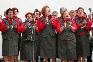 Actuación del Coro de Mayores Santa María de la Bella, de Lepe.