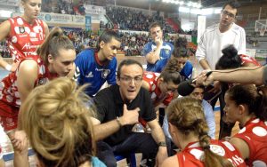 En el seno del equipo conquerista se trabaja pensando en jugar en la Liga Femenina. / Foto: Josele Ruiz.