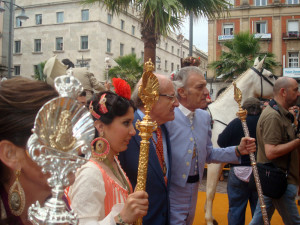 El alcalde de Huelva ha recibido a los representantes de Emigrantes. 