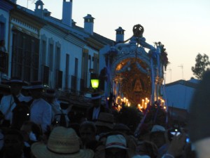 Huelva ha entrado en El Rocío a las 21:30 horas del viernes