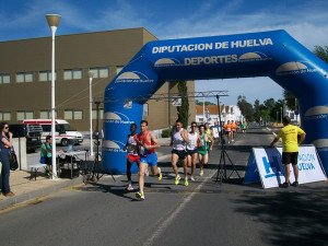 El XVI Milla Universidad de Huelva contó con la participación de atletas de diversas categorías.