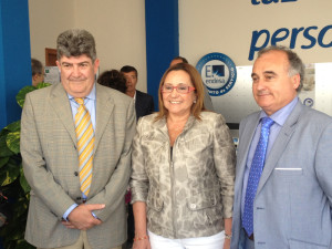 Julio Moratalla, María Luisa Faneca y Eusebio Chocero, durante la inauguración del local.