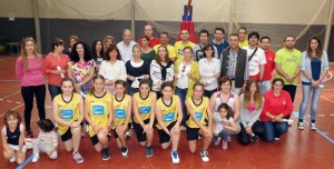 Emotivo homenaje a las mujeres que formaron los primeros equipos de baloncesto de Moguer.