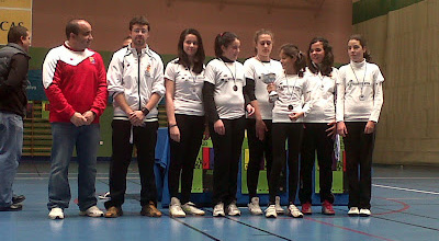 Equipo infantil femenino de voleibol de Santa Ana, tercero en la edición de 2012.