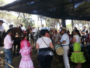 Los luceneros han disfrutado a lo grande de su tradicional romerito.