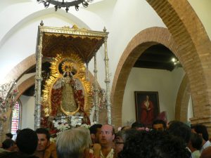 Inicio de la procesión de la Virgen de Montemayor, el año pasado. 