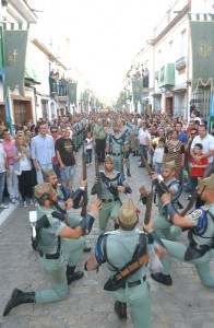 La Legión está fuertemente vinculada a la Hermandad de la Cruz de la Calle Cabo. 