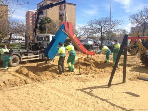 Una de las actuaciones de mejora ha sido la incorporación de nuevas instalaciones de juegos infantiles. 