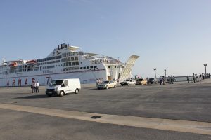 La línea entre Huelva y Canarias ha aumentado el número de pasajeros. Foto: cadenadesuministro.es.