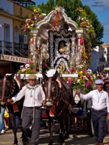 La carroza portando al Simpecado de Palos. / Foto: www.hermandadrociopalos.com