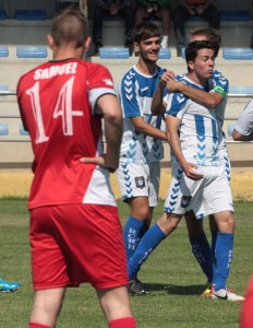 Los albiazules celebran el primer gol de la tarde. / Foto: Josele Ruiz.