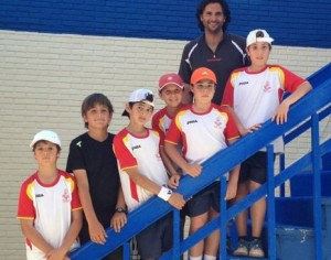 Equipo alevín del Recreativo de Tenis que logró un nuevo éxito.