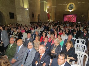 Fueron muchos los asistentes que se acercaron hasta el Monasterio de Santa Clara para presenciar el acto.