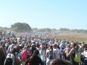 Una multitud de peregrinos acompañaron la imagen de la Divina Pastora.