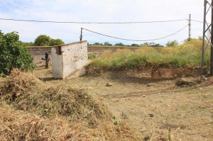 Desbroce y limpieza son los trabajos llevados a cabo en la parcela municipal.