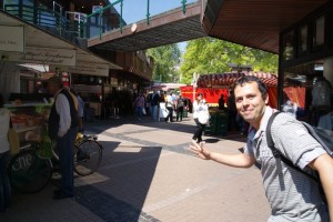 Juan en el mercadillo de Düsseldorf.