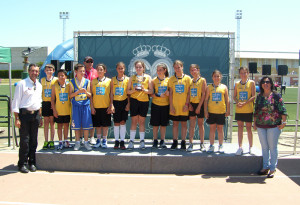 Miembros del equipo alevín mixto de Moguer.