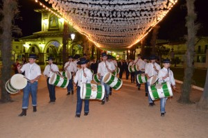 Los sones del tamboril no faltaron en la inauguración del recorrido.