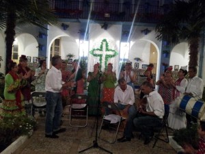 Celebración de la Cruz de Mayo en la Villa