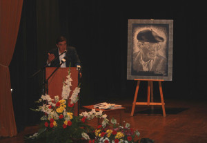 El delegado de Educación, Cultura y Deporte, Vicente Zarza, abrió el maratón literario.