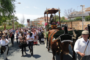 Participantes en la romería.